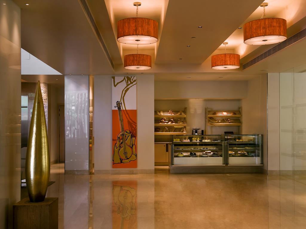 Hotel The Raintree, Anna Salai Chennai Zewnętrze zdjęcie